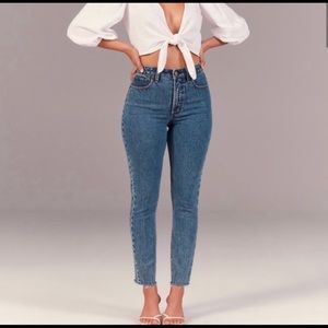 NWT:Abercrombie & Fitch Curve Love High Rise Jeans